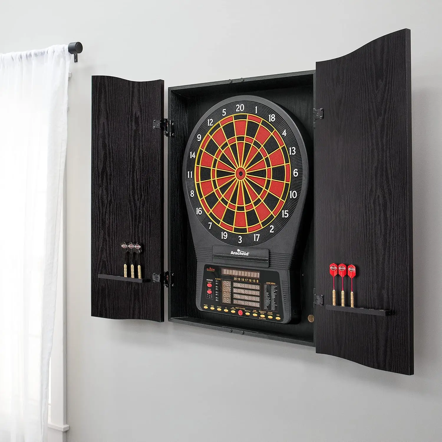 블랙 크리켓프로 다트보드 캐비닛 |   아라크니드 15 - Electronic Dartboard Cabinet 리뷰 및 가격